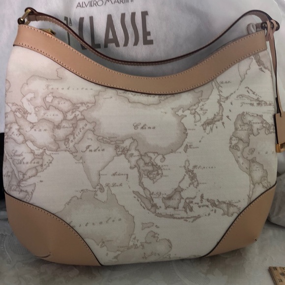 New Alviero Martini NEW hobo zip shoukder strap Winter White